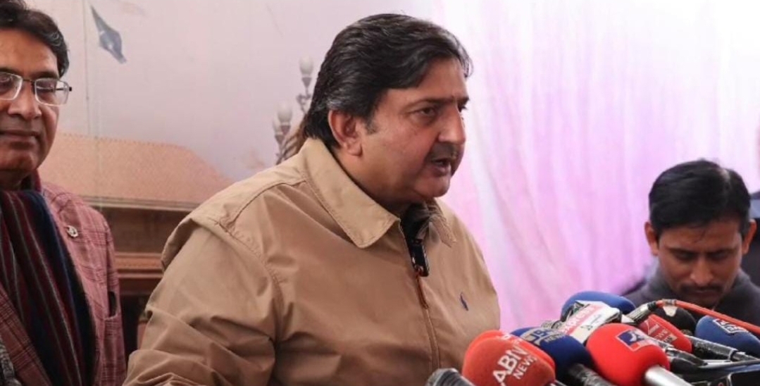 Screenshot_20250117_210024_WhatsApp