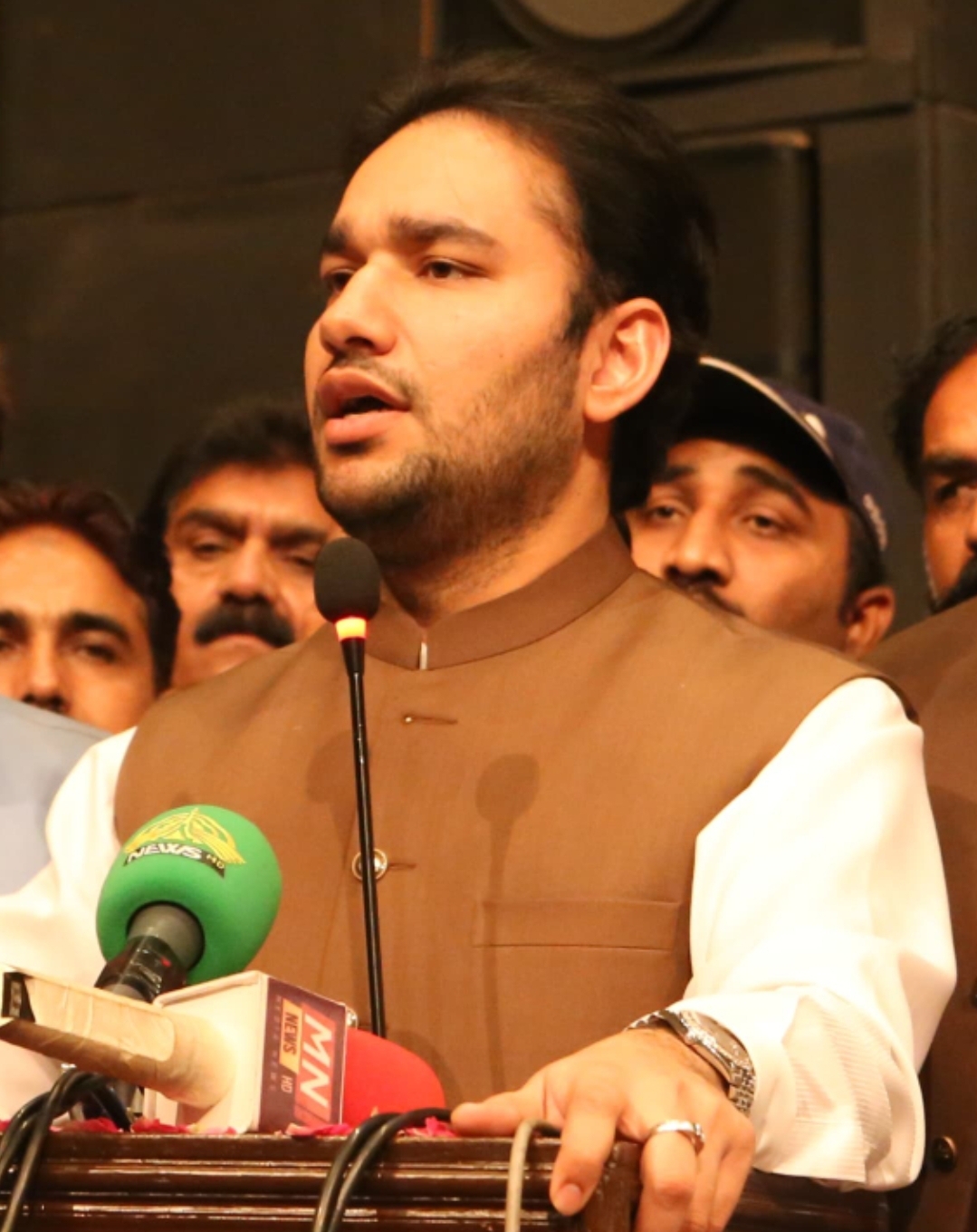 Screenshot_20250511_212905_WhatsApp