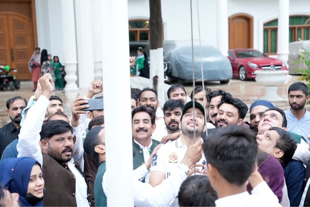 Screenshot_20250814_210156_WhatsApp