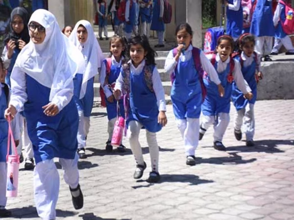 kp-school-bags1744795078-0-600x450