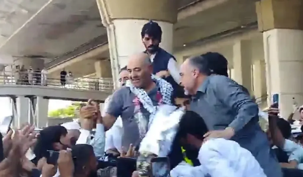 Ex-Senator Mushtaq Ahmad greeted with jubilation in islamabad after return from Flotilla Mission 1 mushtaq-1-1024x597