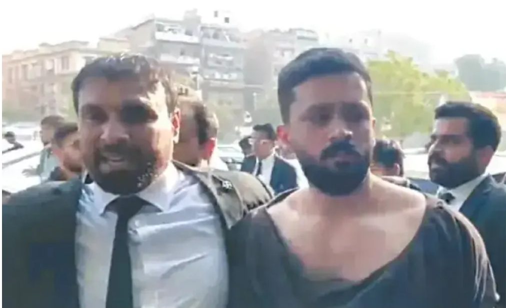 HRCP expresses grave concern over attack on YouTuber Rajab Butt inside Karachi court, seeks action