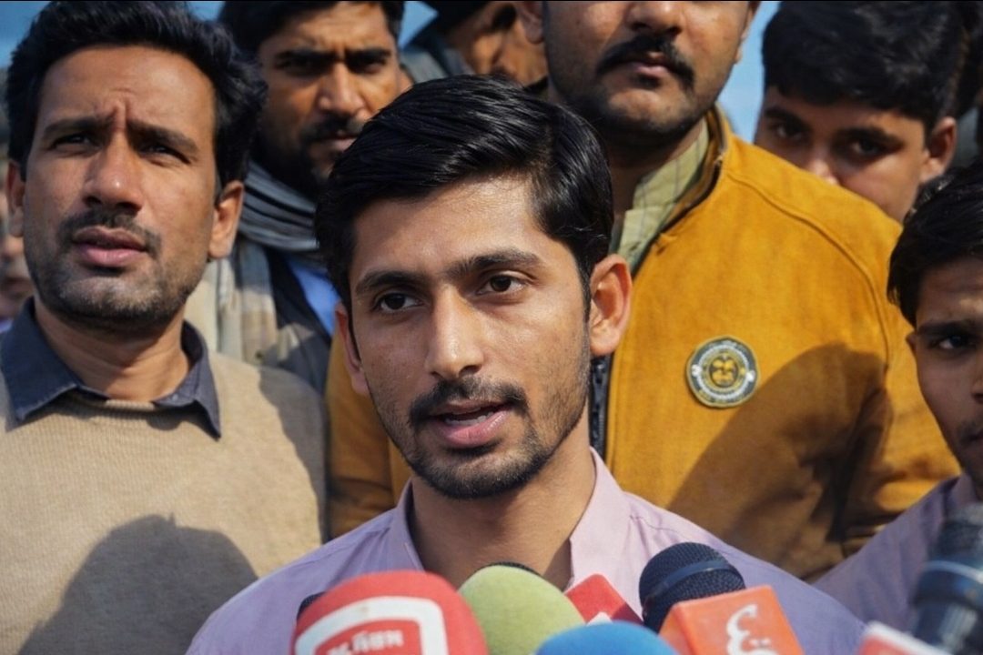 Husband alleges police torture after Bhatti Gate manhole tragedy; Lahore police deny 