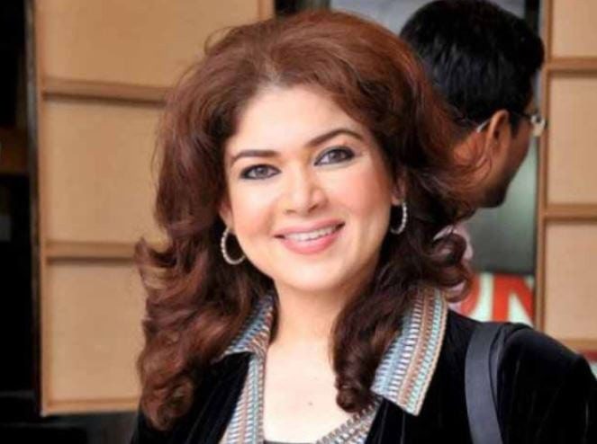 Actress Mishi Khan breaks down in viral video over reported eye condition of former PM Imran Khan