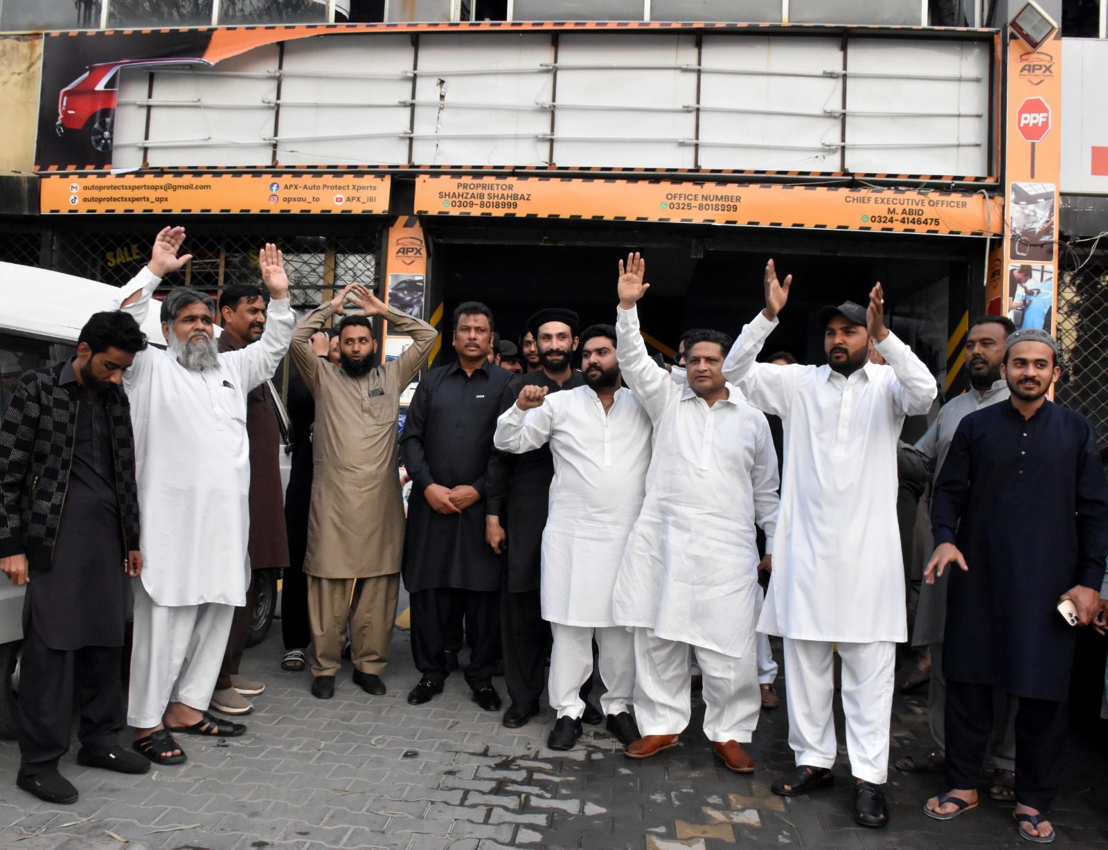 Fake officials vandalize trader’s shop in Lahore, traders demand action