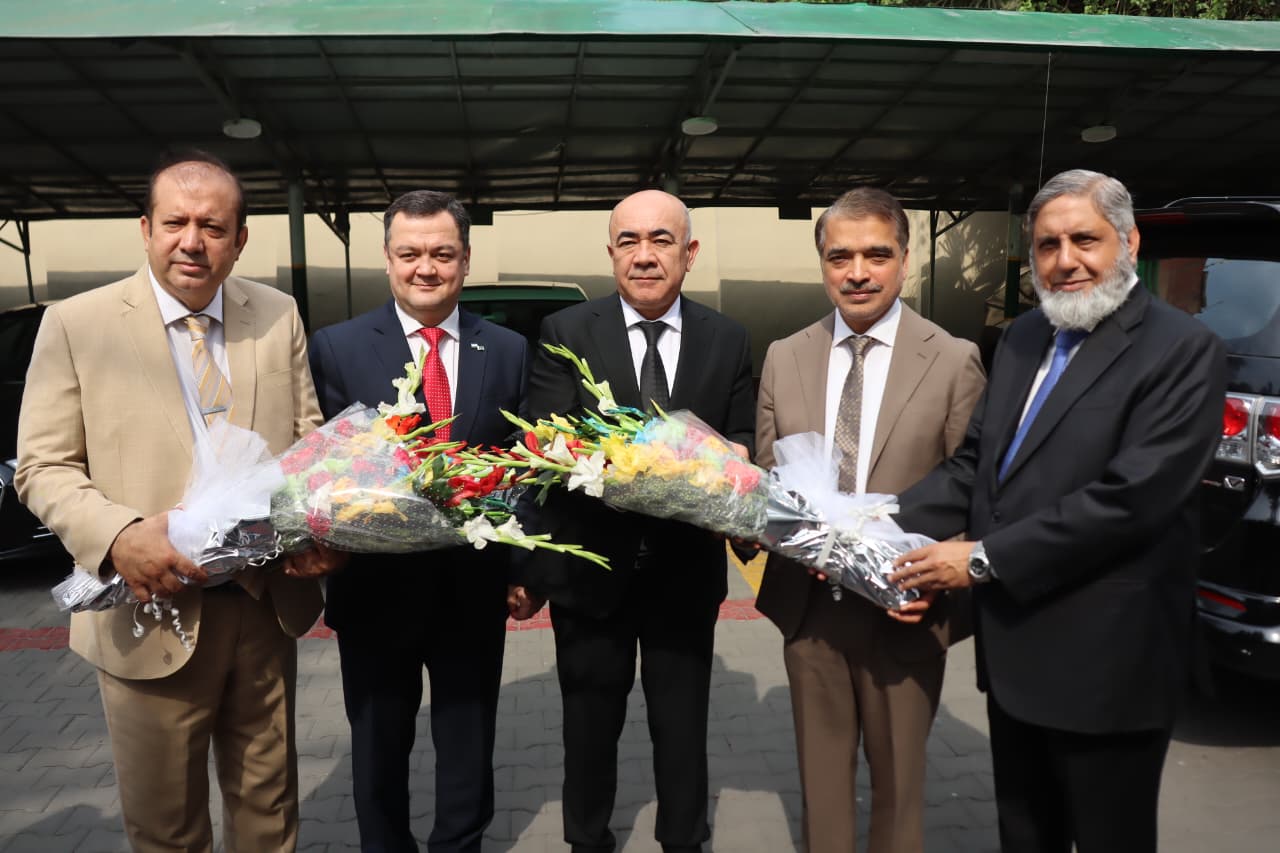 Pakistan, Uzbekistan seek to expand trade and investment beyond $445m: Tashkent Governor