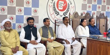 Peasant groups announce nationwide protests on 17 April against evictions, demand wheat MSP of PKR4,000