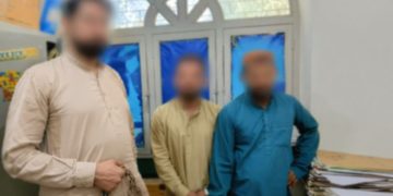 Patwari, clerk held in anti-corruption sting in Vehari