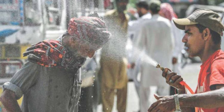 Karachi swelters as heat index hits 54°C, relief expected after Friday