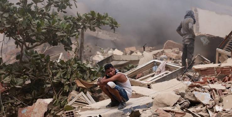 Venezuela earthquake death toll rises to 1,500 as rescue teams race to save survivors