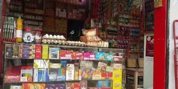 Grocery stores may stay open longer as government weighs extension of austerity measures