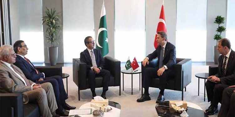 Pakistan, Türkiye deepen energy partnership with three new power sector agreements