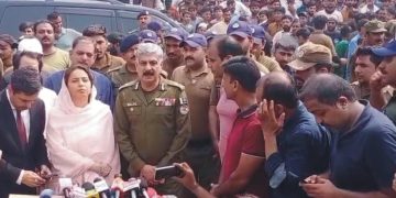 CCPO, Lahore commissioner console Kahna tragedy victims’ families, vow action after probe