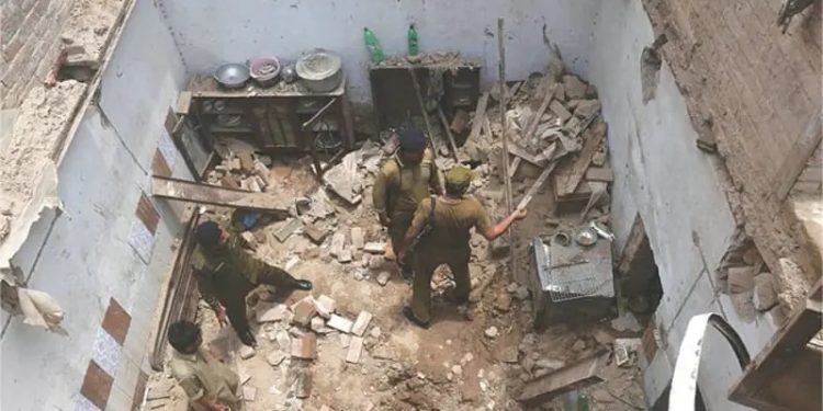 Child killed, four injured as another roof collapses in Lahore days after Kahna tuition centre tragedy