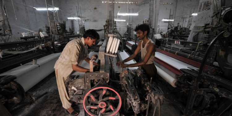 Pakistan’s textile sector posts 22.6% monthly export decline in June