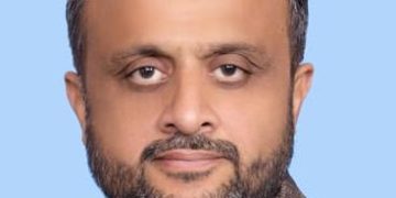 Dynastic democracy and the closed political market