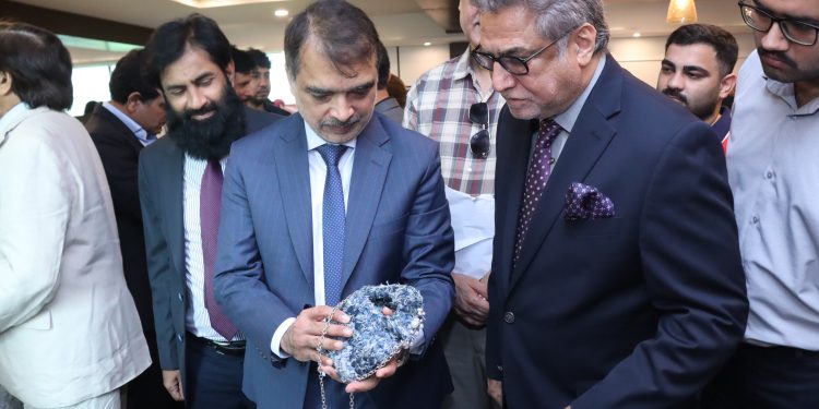 LCCI, University of South Asia sign MoU to boost innovation and industry-academia collaboration