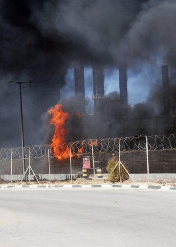Israeli strikes intensify across Gaza as ceasefire efforts face renewed uncertainty