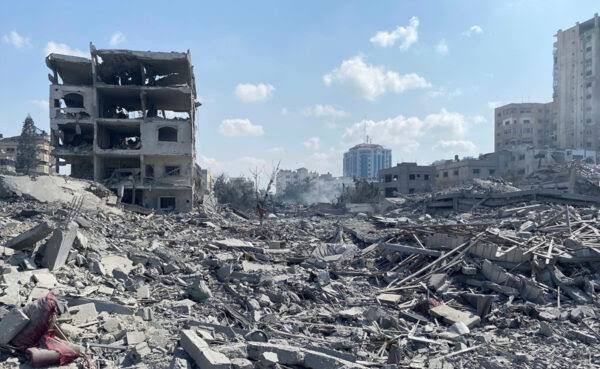 Israeli strike kills family in Gaza as ceasefire negotiations remain deadlocked