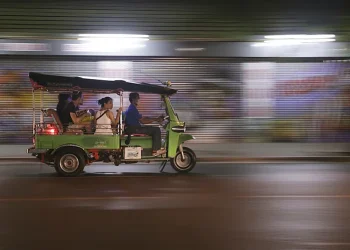 Karachi plans stricter rickshaw policy to improve traffic management
